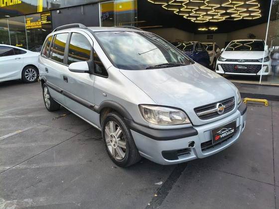 CHEVROLET ZAFIRA 2.0 MPFI COMFORT 8V FLEX 4P MANUAL